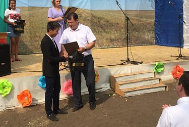Ермек Алкулов отметил жителей поселка Корсунский 